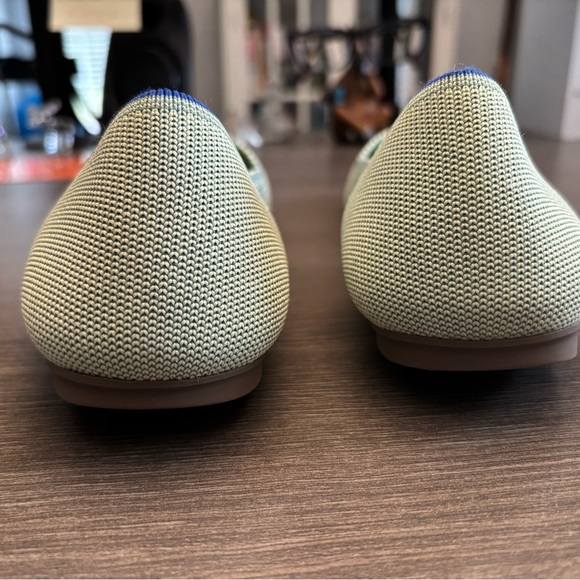 Pristine Rothy's Green Flats - Picture 4 of 12